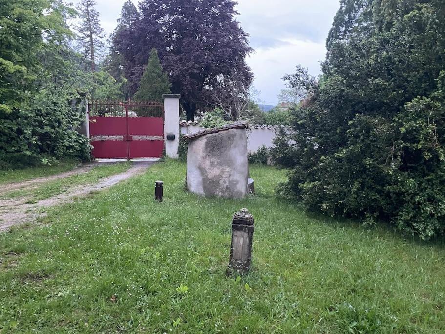 Qouei Eichi La Maison Fleurie Piscine Campagne Βίλα Bas-en-Basset Εξωτερικό φωτογραφία